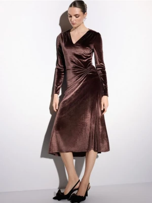 Mohito - Welurowa sukienka midi - ciemnobrązowy