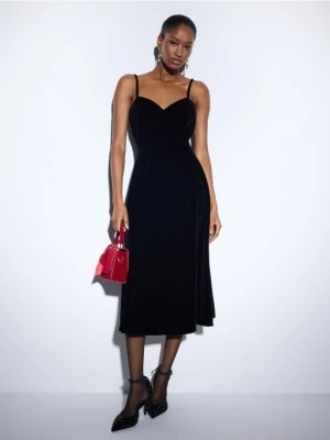 Mohito - Welurowa sukienka midi - czarny