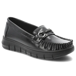 Mokasyny damskie Vinceza, cholewka ze skóry naturalnej o delikatnie połyskującym wykończeniu wsuwany fason zabudowany przód z charakterystycznym mars