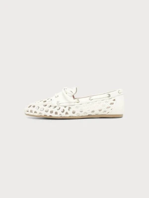 Mokasyny Stuart Weitzman mleczny