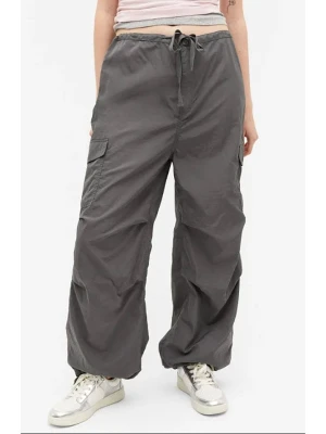 Monki Bojówki w kolorze antracytowym rozmiar: 40