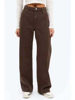 Monki Dżinsy - Comfort fit - w kolorze brązowym rozmiar: W28