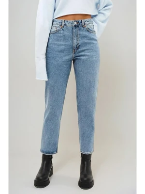 Monki Dżinsy - Regular fit - w kolorze błękitnym rozmiar: W27