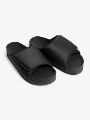 Monki Klapki w kolorze czarnym rozmiar: 38