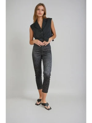 Monki Spodnie w kolorze czarnym rozmiar: 38