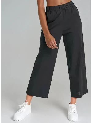 Monki Spodnie w kolorze czarnym rozmiar: XS