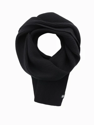 Monochromatyczny męski szalik z prążkowanej dzianiny – czarny V1 Ombre Clothing