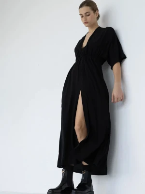 Muuv. Muuv sukienka kimono z wiskozy DUE czarny