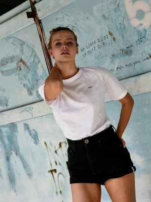 Muuv. Muuv T-shirt oversize damski bawełniany '80s biały