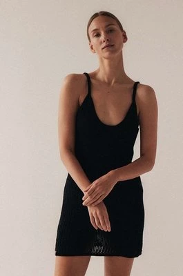 MUUV. sukienka bawełniana kolor czarny mini dopasowana