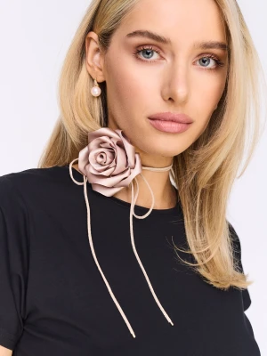 Naszyjnik choker z różową różą TARANKO