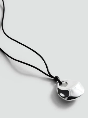 Naszyjnik z metalową zawieszką srebrny - Kobieta - Rozmiar uniwersalny - MANGO