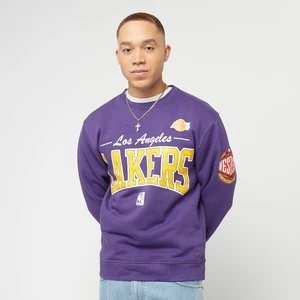 NBA LOS ANGELES LAKERS THERE & BACK FLEECE CREW  purple, markiMitchell & Ness, Bluzy, w kolorze fioletowy, rozmiar: