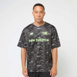 New Balance All-Over-Print Polytee mężczyźni T-Shirty i Polo czarny rozmiar Odzież