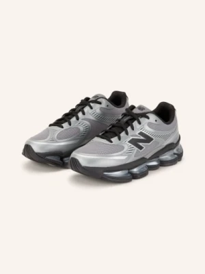 New Balance Sneaker 2000 silber
