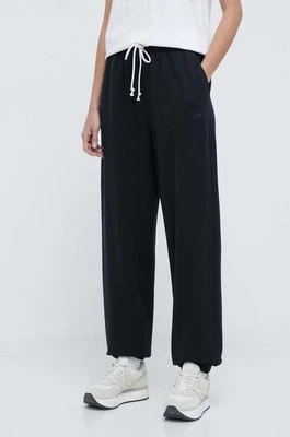 New Balance spodnie dresowe bawełniane WP41513BK kolor czarny gładkie