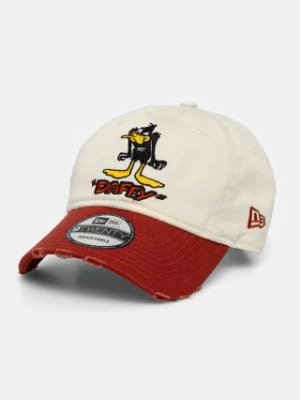 New Era czapka z daszkiem bawełniana DAFFY DUCK kolor czerwony wzorzysta 60565320