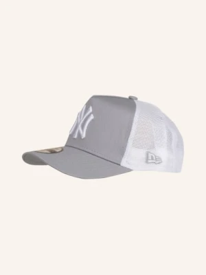 New Era Czapka Z Daszkiem Essential 940 Aframe Trucker grau