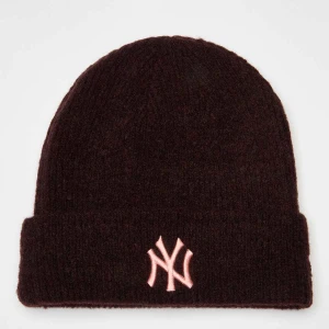 New Era Female Wide Cuff Beanie York Yankees uniseks Czapki beanie brązowy rozmiar Akcesoria