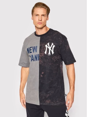 New Era T-Shirt New York Yankees Split Graphic 13083854 Szary Regular Fit