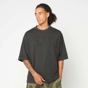 New Era Washed Oversized Tee mężczyźni T-Shirty i Polo czarny rozmiar Odzież