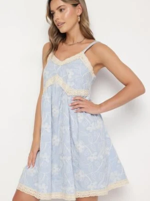 Niebieska Bawełniana Sukienka w Kwiaty z Haftem Nilacine rosa