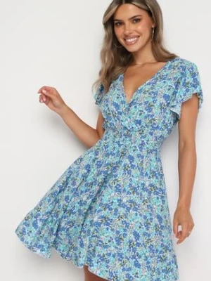 Niebieska Bawełniana Sukienka z Gumką w Talii i Dekoltem w Serek o Kwiatowym Wzorze Doradea