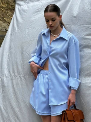 Niebieska koszula damska luźna CHAMBRAY | LAIF