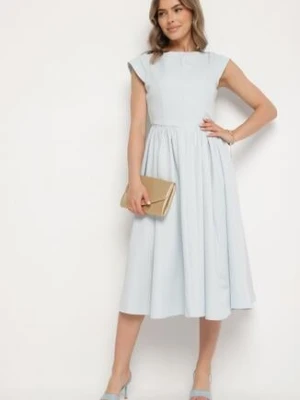 Niebieska Rozkloszowana Sukienka Vices z Dekoltem Typu Łódka Milasena