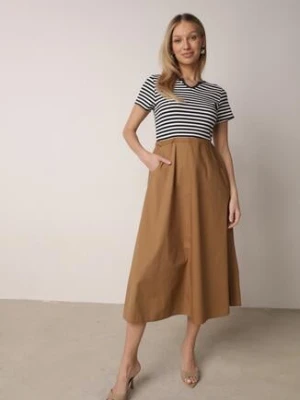 Niebieska Rozkloszowana Sukienka z Bawełny Imitująca Bluzkę w Paski i Spódnicę Chathusa ambitionfly