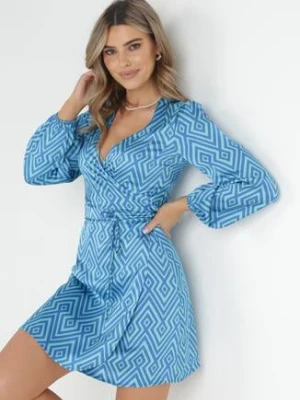 Niebieska Sukienka Mini z Geometrycznym Wzorem i Wiązaniem w Pasie Dylona retro & icone