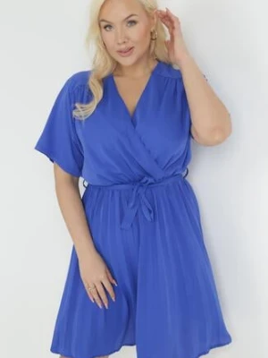 Niebieska Sukienka z Kopertowym Dekoltem Wiązanym Paskiem i Gumką w Pasie Vung christy