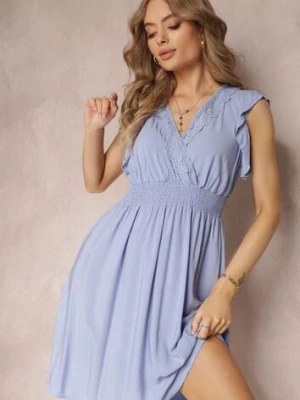 Niebieska Wiskozowa Sukienka z Gumką w Talii i Ozdobą Koronką Binita cflo