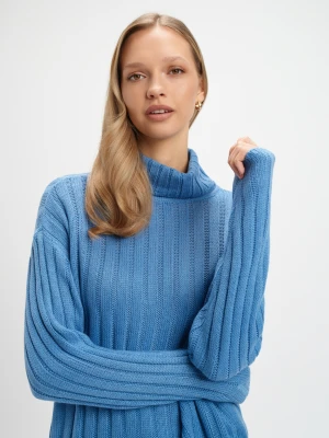 Niebieski sweter z golfem Top Secret