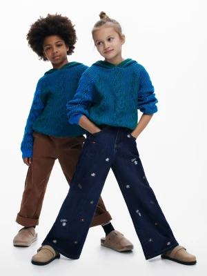 Niebieski sweter z kapturem Desigual