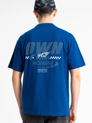 Niebieski t-shirt LOOSE z autorską grafiką z przodu Reporter