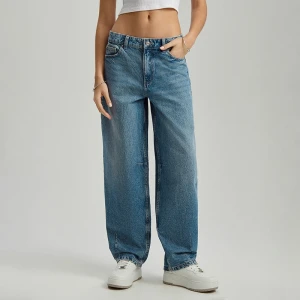 Niebieskie jeansy baggy fit mid waist House