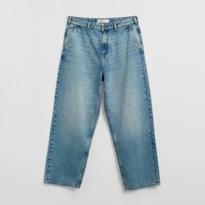 Niebieskie jeansy skater fit jasnoniebieskie House