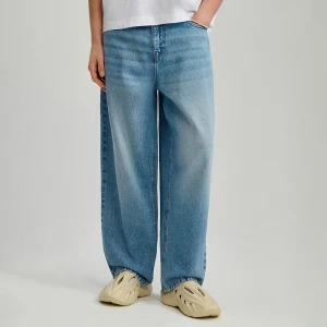 Niebieskie jeansy skater fit z przetarciami House