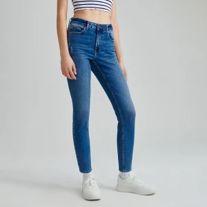 Niebieskie jeansy skinny fit mid waist House