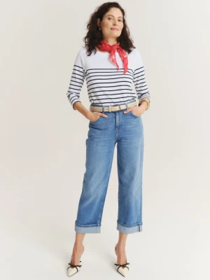 Niebieskie jeansy z podwiniętymi nogawkami Greenpoint