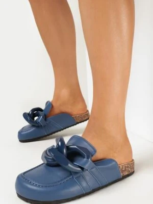 Niebieskie Klapki z Imitacji Skóry na Płaskiej Podeszwie Korkowej z Ozdobnym Łańcuchem Enedia