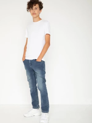 Niebieskie proste jeansy