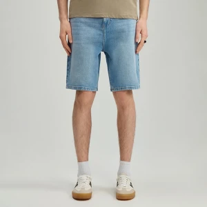 Niebieskie szorty jeansowe slim fit relaxed przed kolano House