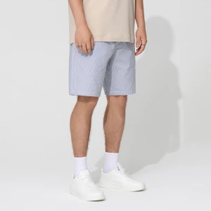 Niebieskie szorty na gumce w prążki House