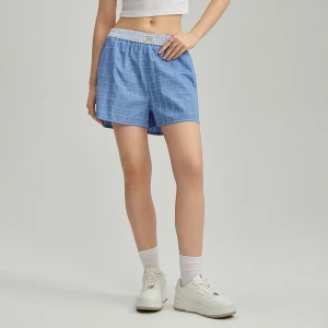 Niebieskie szorty w kratkę z kontrastową taśmą House