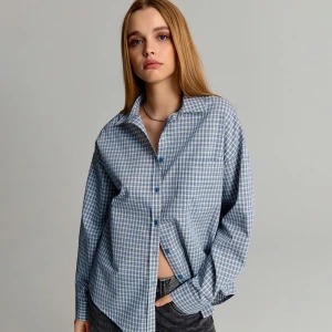 Niebiesko-biała koszula w kratę House