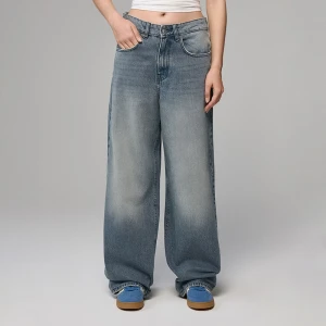 Niebieskoszare jeansy baggy fit mid waist z efektem sprania House