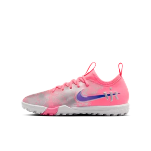 Zdjęcie produktu Nike Jr. Mercurial Vapor 16 Academy „Vini Jr.” Buty piłkarskie typu low top na nawierzchnię typu turf dla dużych dzieci - Różowy