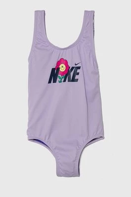 Nike Kids jednoczęściowy strój kąpielowy dziecięcy MULTI LOGO kolor fioletowy